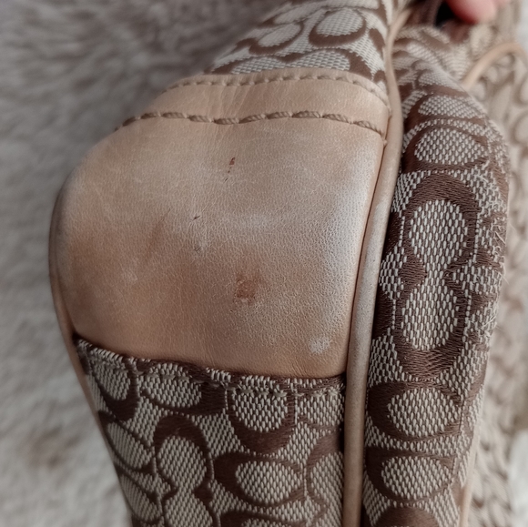 Coach Cross Body bag/purse - Picture 5 of 7